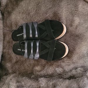 Donald Pliner wedge sandals